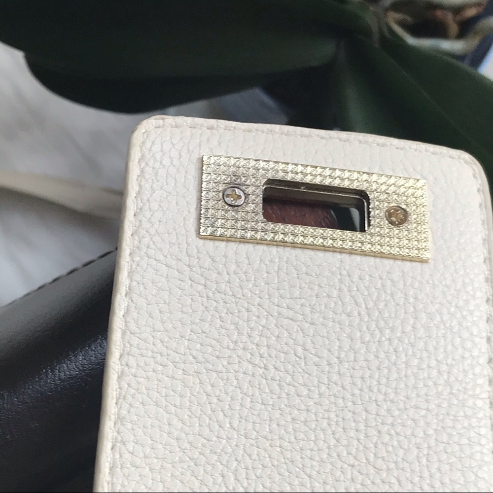 🩸Forever21 Crossbody White/Black 💋 - Picture 9 of 13